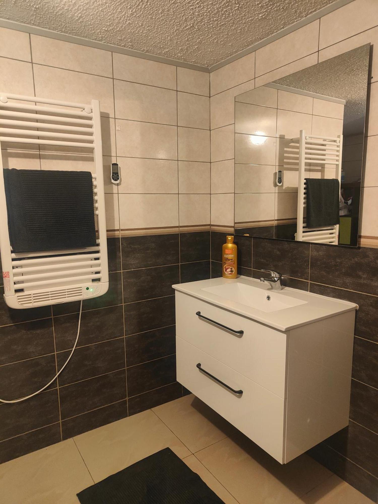Chambre Climatisee Et Cosy Auberge Du Manala Hotel 24 24 سا لووي المظهر الخارجي الصورة